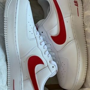Air Force 1’s Gym red